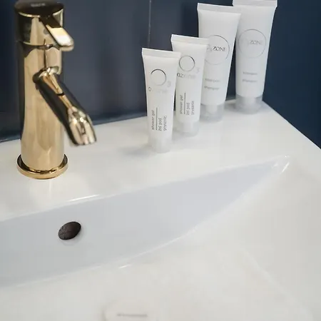 Διαμέρισμα Stylish With A Desk And 2 Bedrooms In By Renters Βρότσλαβ